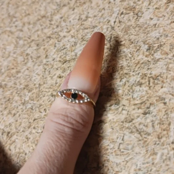 ⭐️Ring #4⭐️ 4.5 Size Rings. NWT. Silver colors, gold colors, faux diamonds. - Picture 14 of 16